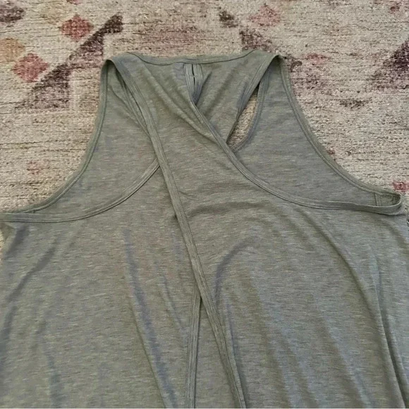 Athleta Essence Tie Back Racerback Tank Top Size M Exercise Athletic Yoga - Picture 11 of 16